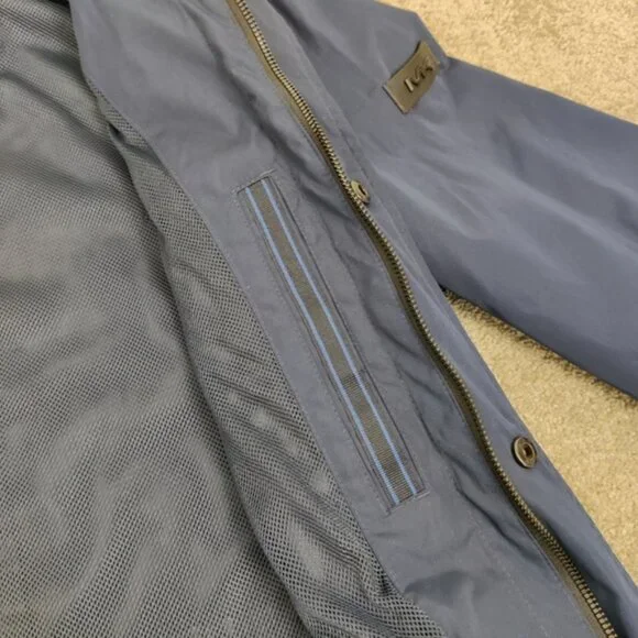 Michael Kors Men's Lightweight Jacket in Blue Size Medium Rain Jacket - Picture 9 of 13